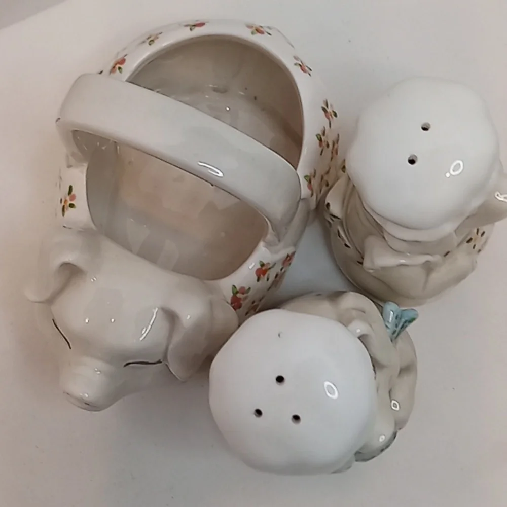 3 Piece Bundle Vintage Fritz And Floyd Laughing Pig Basket & Salt And Pepper Set